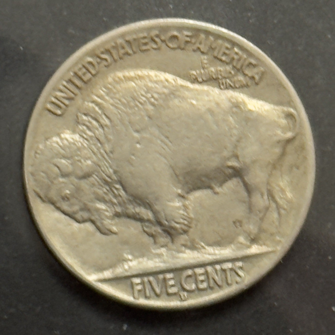 1913 D Buffalo Nickel Type 2 - Almost Uncirculated *Crackout* ( 40492 )