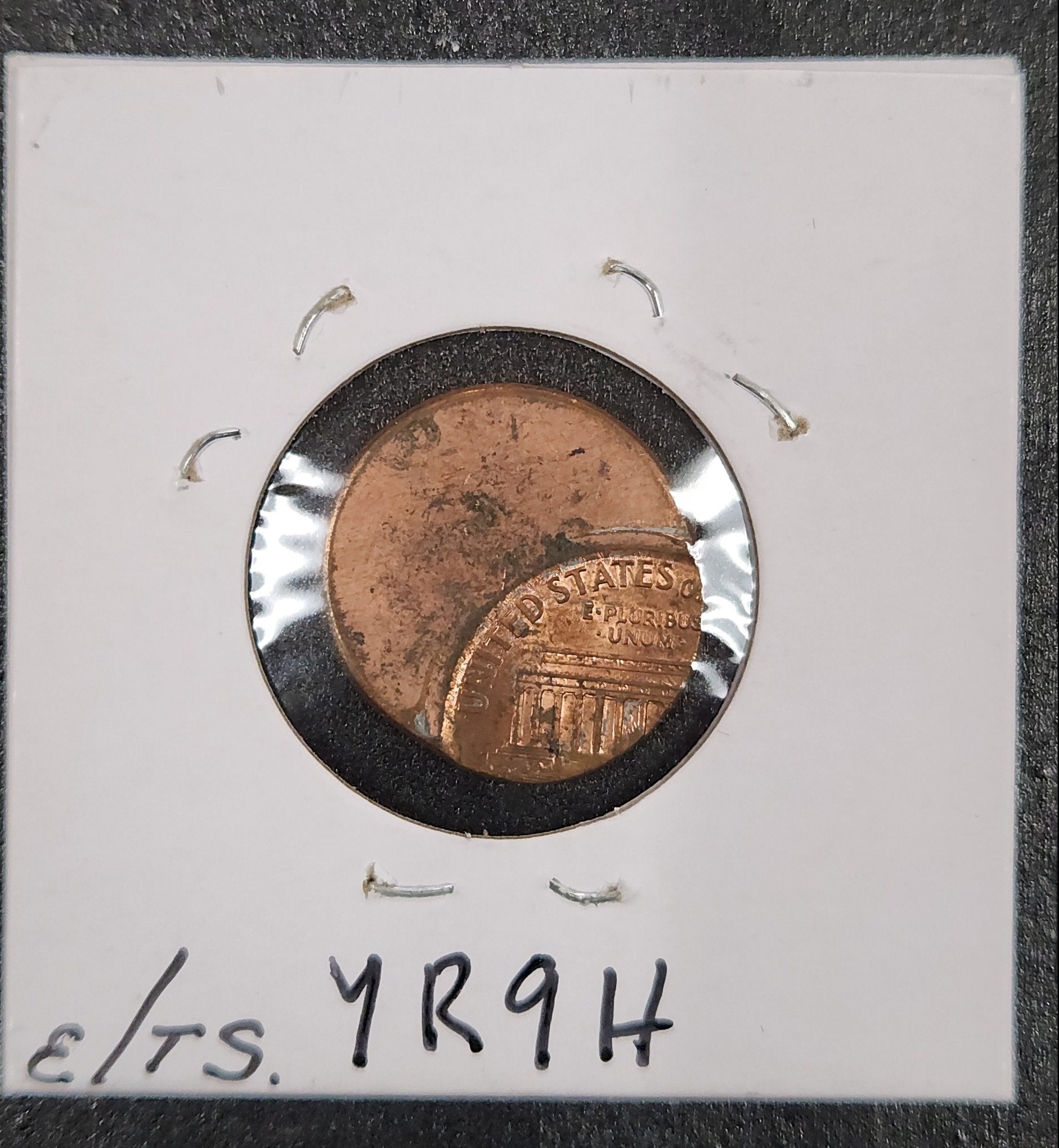 Lincoln Cent Off Center Mint Error YR9H — Reverse
